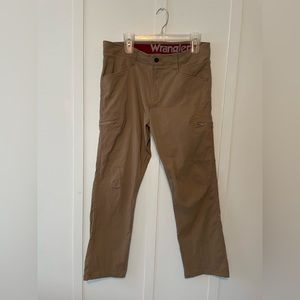 Wrangler Mens Hiking carpenter FLEX pants, size 34 x 30, good condition